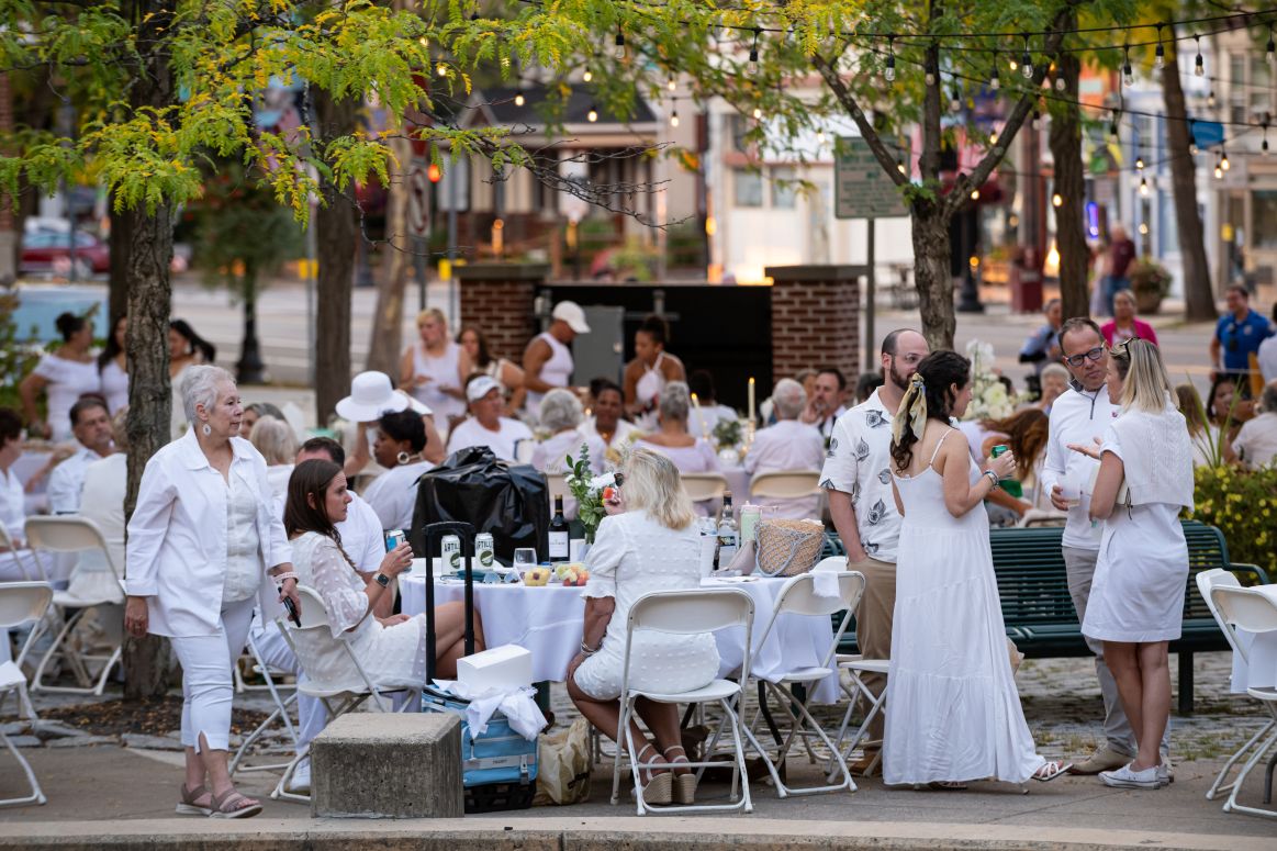 Pottstown’s Fete En Blanc Welcomes Over 700 guests to Bid Farewell to Summer